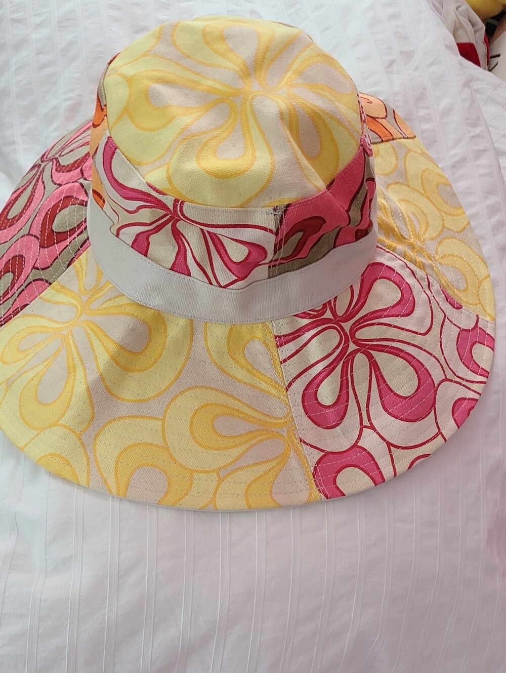 GAP Vintage Wide Brimmed Canvas Hat